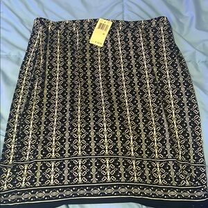 Max Studio Black and White Patterned Skirt Medium